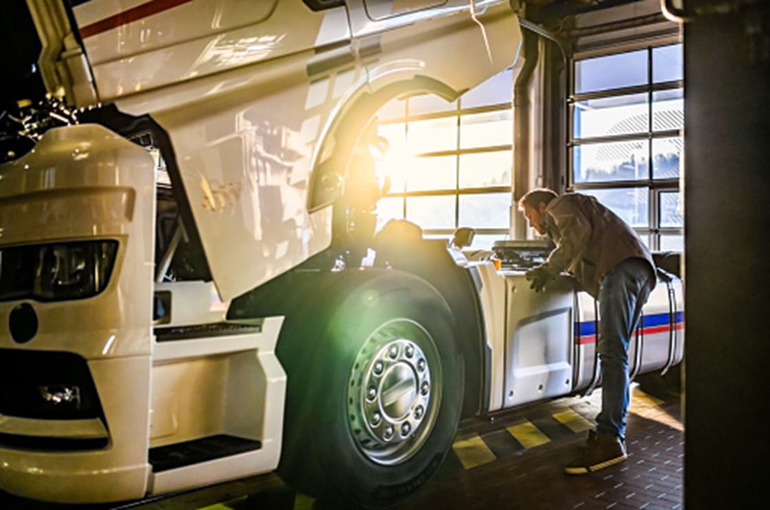 A truck has met with an accident and is being repaired in Las Vegas, NV