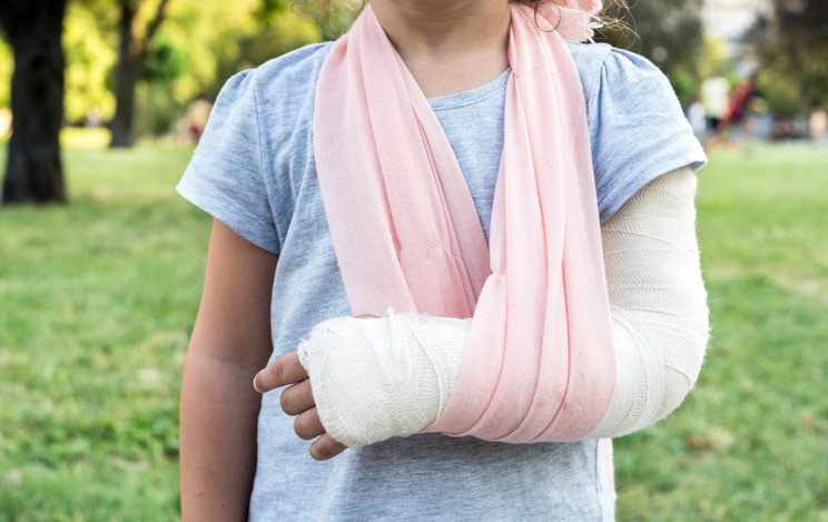 A girl has a fractured hand in Las Vegas, NV